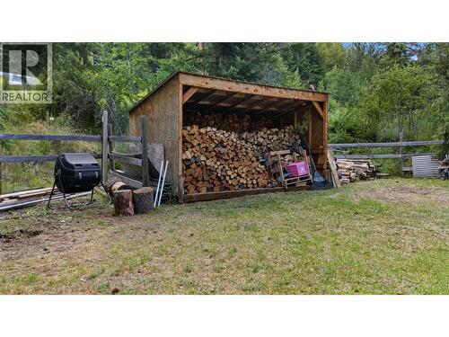 10737 Highway 33 E, Kelowna, BC - Outdoor