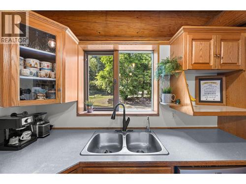 10737 Highway 33 E, Kelowna, BC - Indoor Photo Showing Kitchen With Double Sink
