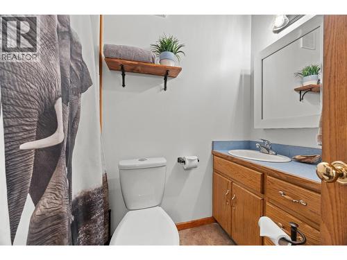 10737 Highway 33 E, Kelowna, BC - Indoor Photo Showing Bathroom