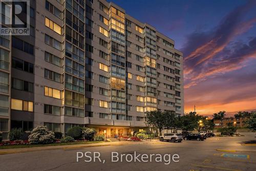 806 - 270 DAVIS DRIVE  Newmarket (Central Newmarket), ON L3Y 8K2
