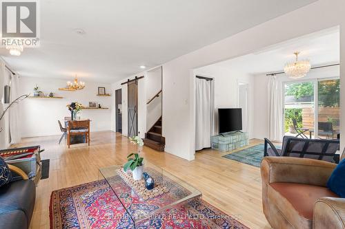 1019 Osborne Avenue, Cornwall, ON - Indoor Photo Showing Living Room