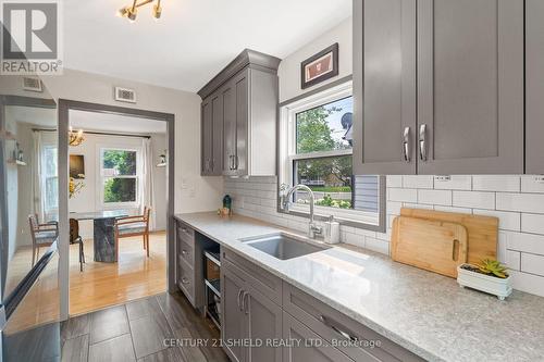 1019 Osborne Avenue, Cornwall, ON - Indoor Photo Showing Kitchen With Upgraded Kitchen