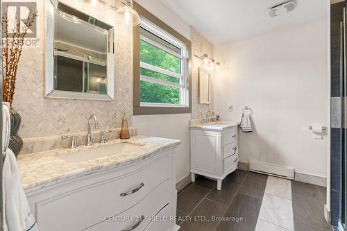 2nd floor bathroom - 1019 Osborne Avenue, Cornwall, ON - Indoor Photo Showing Bathroom