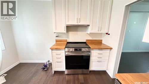320 Aspen Street, Maple Creek, SK - Indoor Photo Showing Kitchen