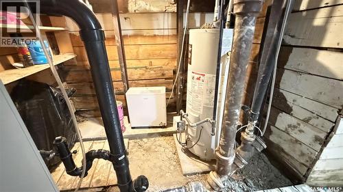 320 Aspen Street, Maple Creek, SK - Indoor Photo Showing Basement