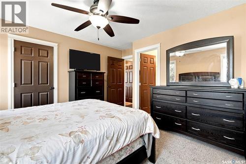 506 Antler Crescent, Warman, SK - Indoor Photo Showing Bedroom