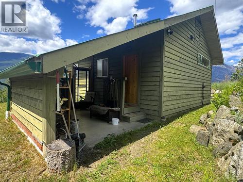 9155 Highway 6, Silverton, BC - Outdoor