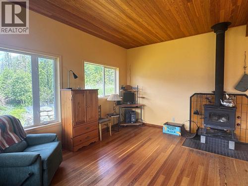 9155 Highway 6, Silverton, BC - Indoor