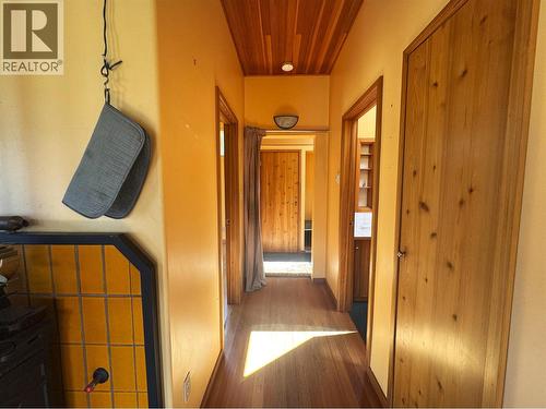 9155 Highway 6, Silverton, BC - Indoor Photo Showing Other Room