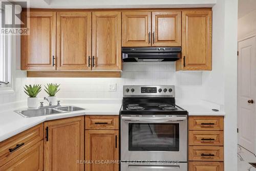 104 Dallas Avenue, Hamilton, ON - Indoor Photo Showing Kitchen With Double Sink