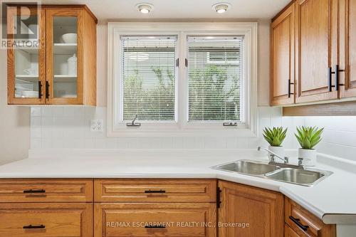 104 Dallas Avenue, Hamilton, ON - Indoor Photo Showing Kitchen With Double Sink