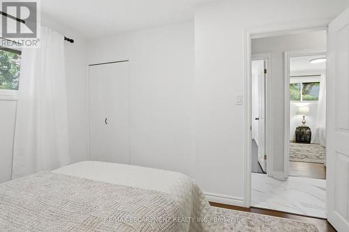 104 Dallas Avenue, Hamilton, ON - Indoor Photo Showing Bedroom