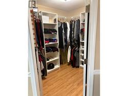 Walk in closet! - 