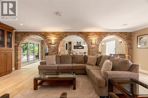 3 Pine Crest Road, Chatham, ON - Indoor Photo Showing Living Room