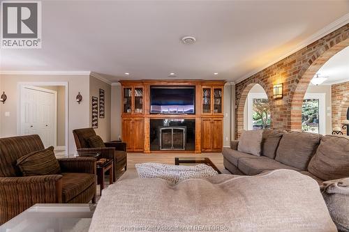 3 Pine Crest Road, Chatham, ON - Indoor Photo Showing Living Room With Fireplace