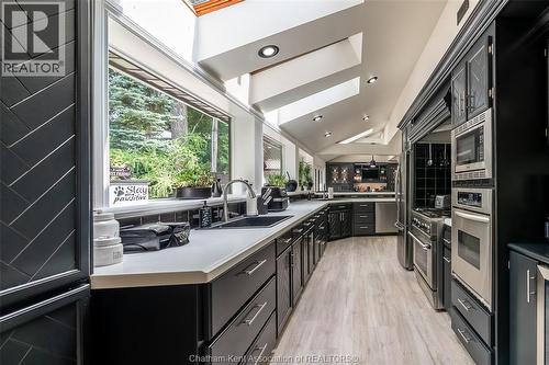 3 Pine Crest Road, Chatham, ON - Indoor Photo Showing Kitchen