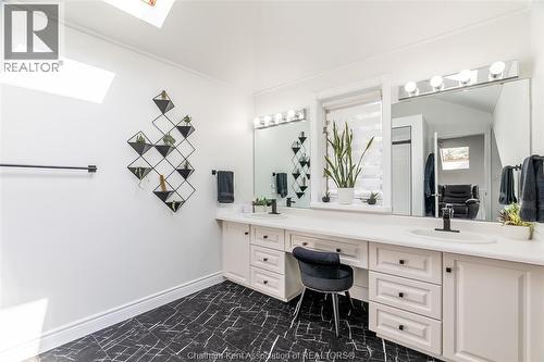 3 Pine Crest Road, Chatham, ON - Indoor Photo Showing Bathroom