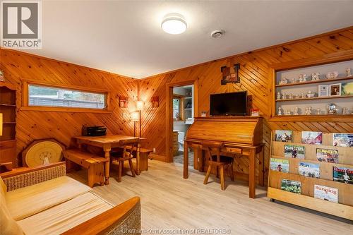 3 Pine Crest Road, Chatham, ON - Indoor