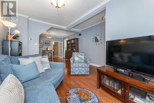 53 Louisa Street, Ottawa, ON - Indoor Photo Showing Living Room