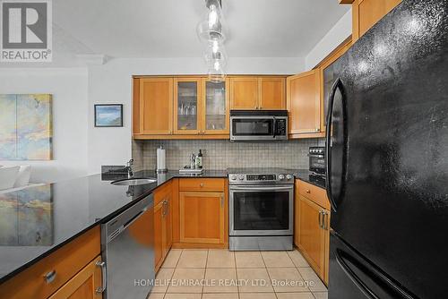2603 - 2269 Lakeshore Boulevard W, Toronto, ON - Indoor Photo Showing Kitchen