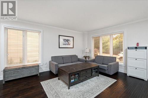 5185 Bunton Crescent, Burlington, ON - Indoor Photo Showing Living Room