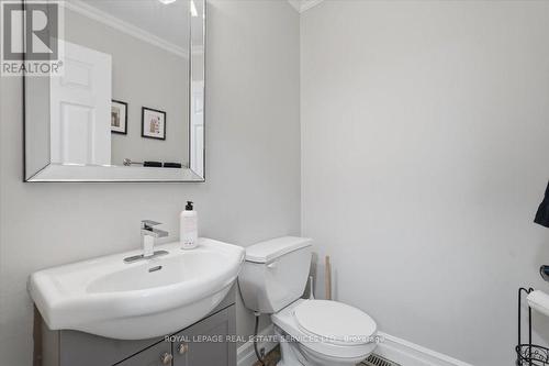 5185 Bunton Crescent, Burlington, ON - Indoor Photo Showing Bathroom