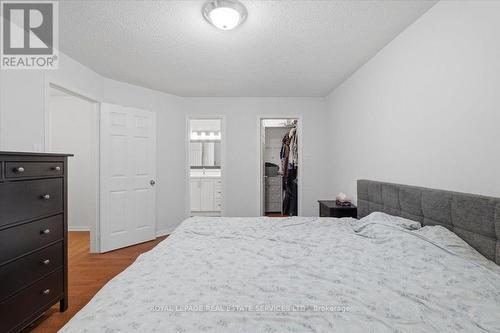 5185 Bunton Crescent, Burlington, ON - Indoor Photo Showing Bedroom