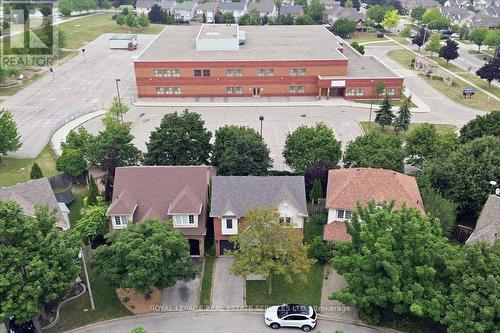 5185 Bunton Crescent, Burlington, ON - Outdoor