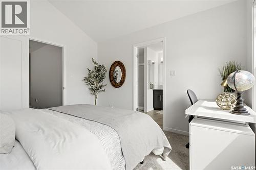 5121 Buckingham Drive E, Regina, SK - Indoor Photo Showing Bedroom