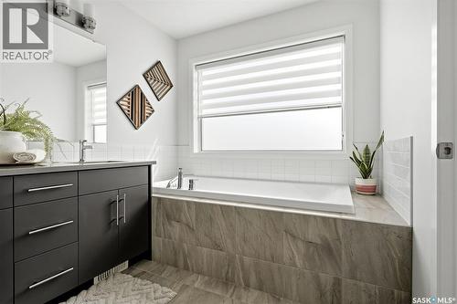 5121 Buckingham Drive E, Regina, SK - Indoor Photo Showing Bathroom