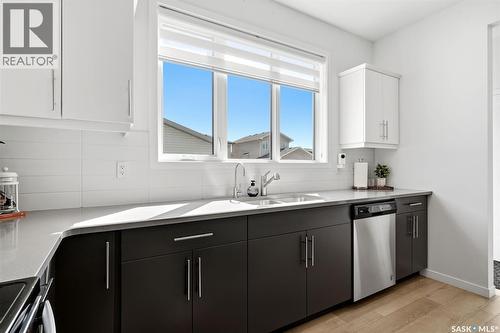 5121 Buckingham Drive E, Regina, SK - Indoor Photo Showing Kitchen