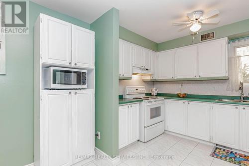 47 Dawson Crescent, Brampton, ON - Indoor Photo Showing Kitchen