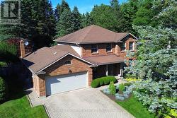 275 WOODLAND DRIVE  Hamilton, ON L9G 3Z9