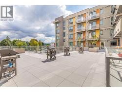 Spacious BBQ area - 