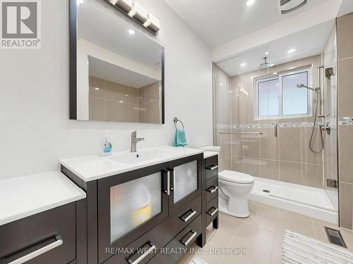 41 Burnview Crescent, Toronto, ON - Indoor Photo Showing Bathroom