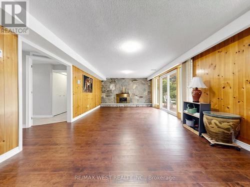 41 Burnview Crescent, Toronto, ON - Indoor Photo Showing Other Room