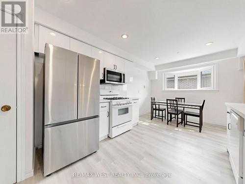 41 Burnview Crescent, Toronto, ON - Indoor Photo Showing Kitchen