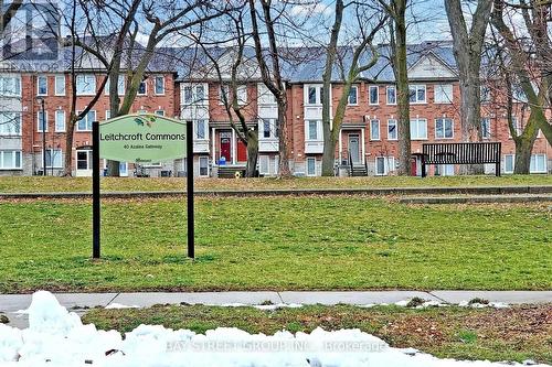 52 Leitchcroft Crescent, Markham, ON - Outdoor