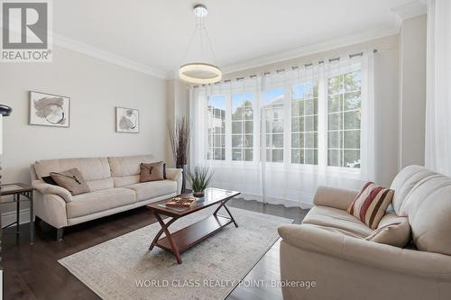 436 Cusick Circle, Milton, ON - Indoor Photo Showing Living Room