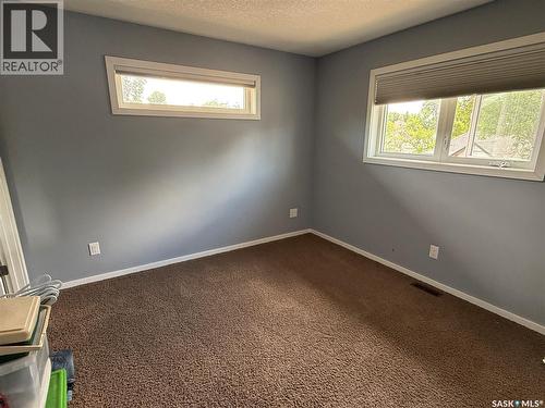 802 Park Avenue, Weyburn, SK - Indoor Photo Showing Other Room