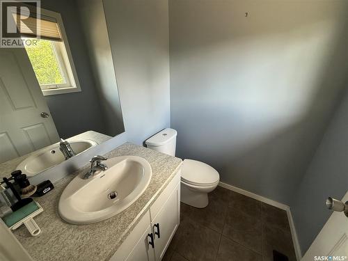 802 Park Avenue, Weyburn, SK - Indoor Photo Showing Bathroom