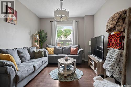 1921 Garnet Street, Regina, SK - Indoor Photo Showing Living Room