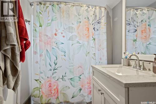1921 Garnet Street, Regina, SK - Indoor Photo Showing Bathroom