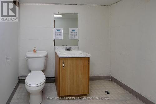 459 Riverside Drive, London North (North N), ON - Indoor Photo Showing Bathroom