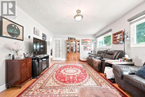 23 Newton Crescent, Deep River, ON - Indoor Photo Showing Living Room