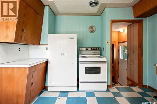 1632 9Th Avenue N, Saskatoon, SK - Indoor Photo Showing Kitchen