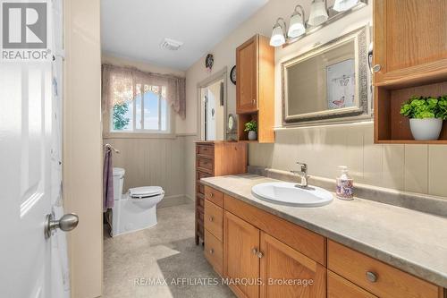57 Golf Club Road, Rideau Lakes, ON - Indoor Photo Showing Bathroom