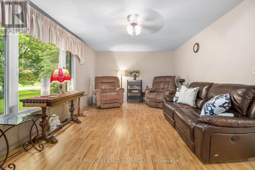57 Golf Club Road, Rideau Lakes, ON - Indoor Photo Showing Living Room