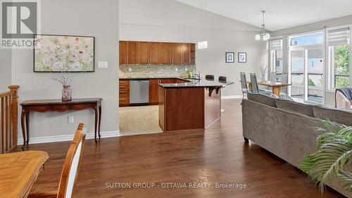 104 Passageway Private, Ottawa, ON - Indoor Photo Showing Kitchen