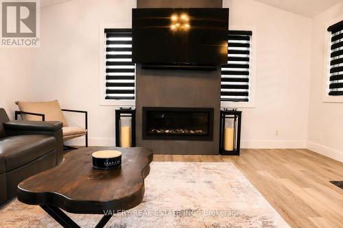 Living Room - 33 Chilton Drive, Hamilton, ON - Indoor Photo Showing Living Room With Fireplace